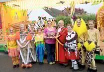 Carnival crowds defy the weather warning