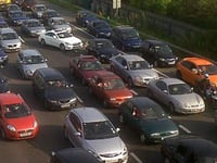 Motorists warned of heavy weekend traffic