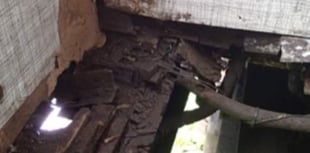 Report criticises rail company after child nearly fell through train floor