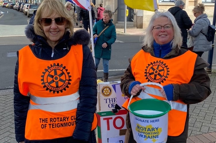 Teignmouth Rotarians Heather and Nicky collect for the Ukraine Appeal.
Picture: Heather Horner March 2022