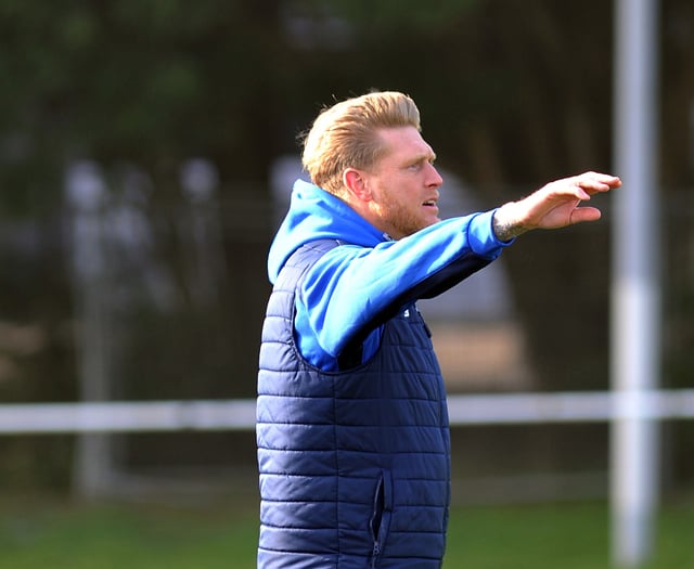 Spurs manager Revell seeks league title as a “parting gift”