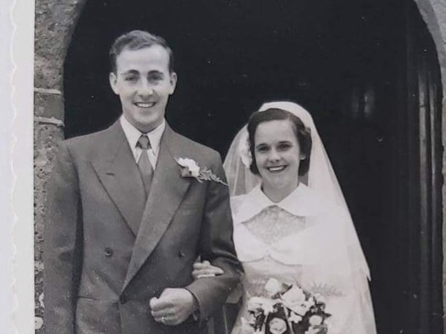 Jean & Ivor Osborne of Ipplepen celebrate Platinum wedding