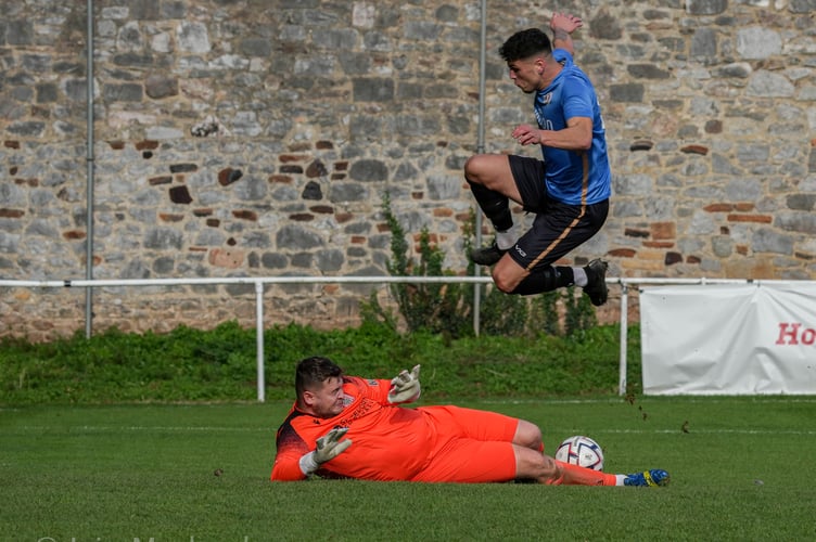 Newton Spurs v Newquay