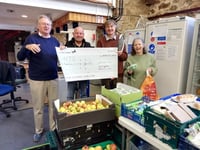 Tennis club raises £500