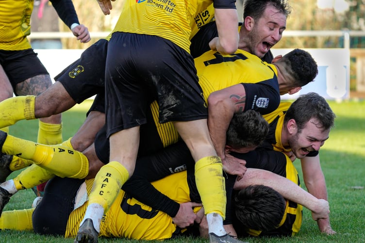 Buckland Athletic v Wellington