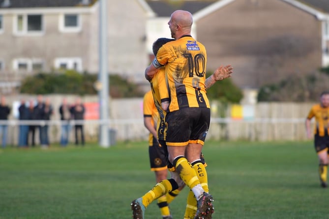 Torpoint Athletic FC 4-2 Buckland Athletic FC