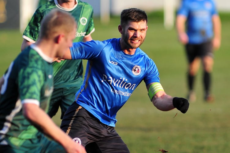 Photo: Steve Pope MDA210123E_SP004
Football. South West Peninsula League Premier Division East Newton Abbot Spurs versus Elmore AFC. Spurs pulled off a 3-1 win over their Tiverton visitors.