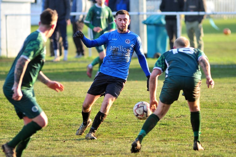 Photo: Steve Pope MDA210123E_SP010
Football. South West Peninsula League Premier Division East Newton Abbot Spurs versus Elmore AFC. Spurs pulled off a 3-1 win over their Tiverton visitors.