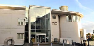 Customer denies attacking auctioneer in row over 'fake' diamond ring