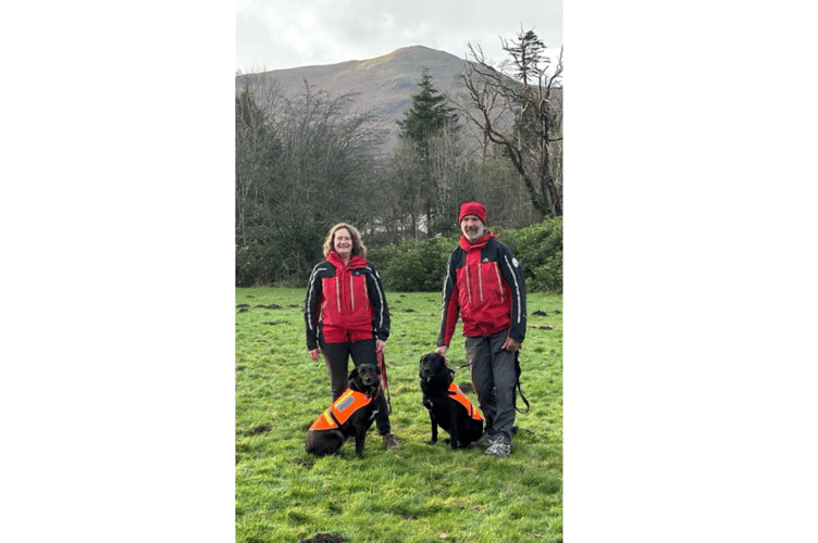 Mountain Rescue Search Dogs Amber and Binnie (aka Bill) have been welcomed as new team members at Dartmoor Search and Rescue Ashburton. They are with their handlers Paula Holbrook and Chris Tuckett.