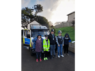Hello hello, cops visit Oakwood Court pupils