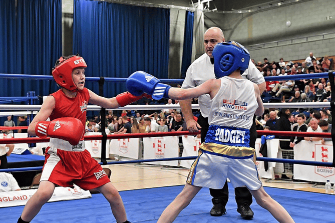 Amateur boxers in action 