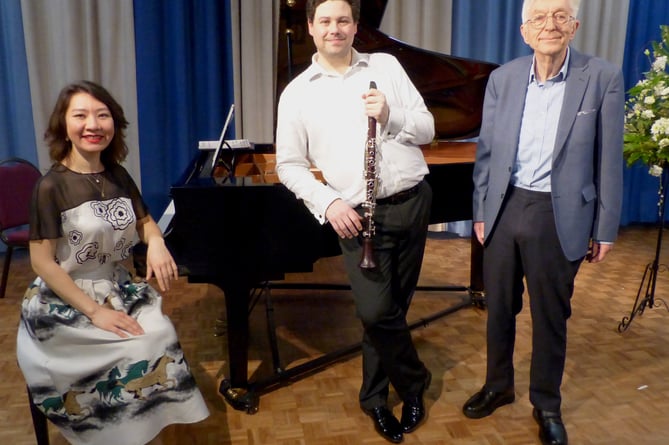 Dina Duisen and Peter Cigleris after their concert at the Courtenay Centre, with composer Clive Jenkins