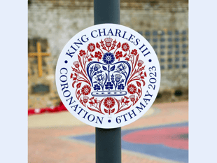 'Fabulous' response to parish council's Coronation lamp post project 