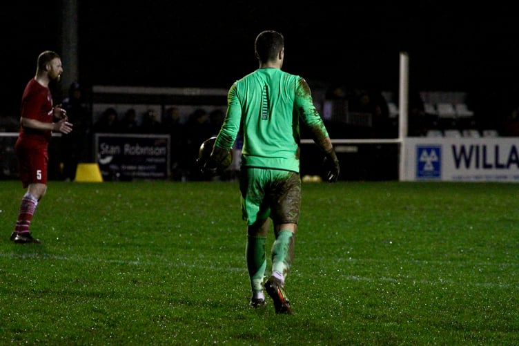 Willand Rovers 6-0 Teignmouth AFC