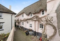 "Quintessential English cottage" for sale is more than 500 years old 
