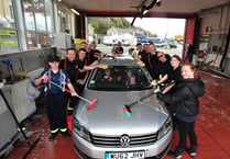 Firefighters' record-breaking car wash