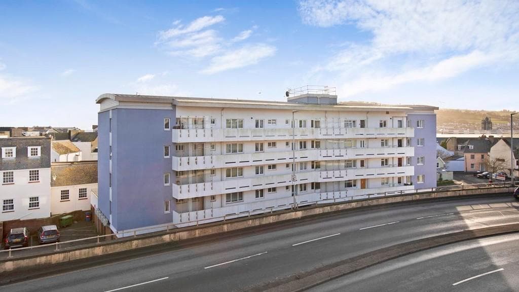 Teignmouth apartments for sale that cost less than £150k
