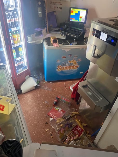 Teignmouth seafront kiosk broken into