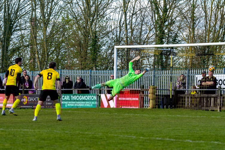 Buckland Athletic 1-0 Millbrook