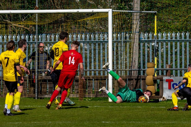Buckland Athletic 1-0 Millbrook