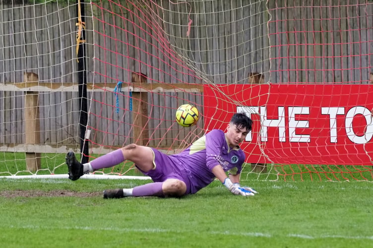 22-04-23 Bovey 4 Elmore 1