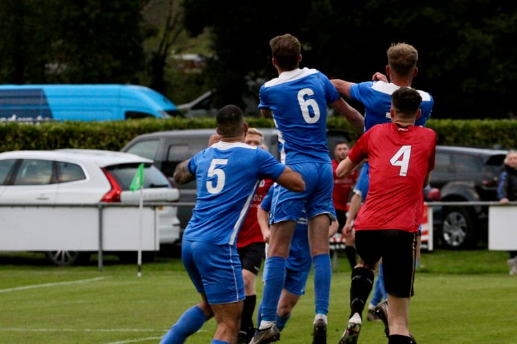 Liskeard 2-1 Spurs