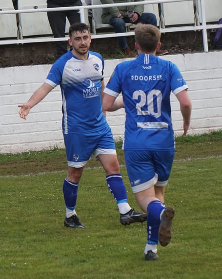 Teignmouth 0-2 Brixham                