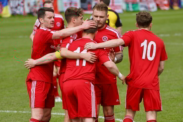 Barnstaple Town 4-3 Buckland Athletic