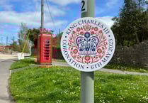 Veteran made Coronation signs up ahead of weekend's festivities 