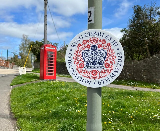 Veteran made Coronation signs up ahead of weekend's festivities 