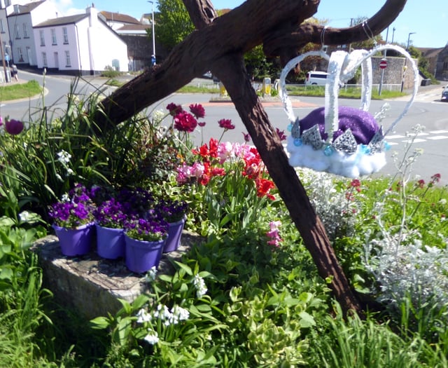 Teignmouth Royal tribute stolen