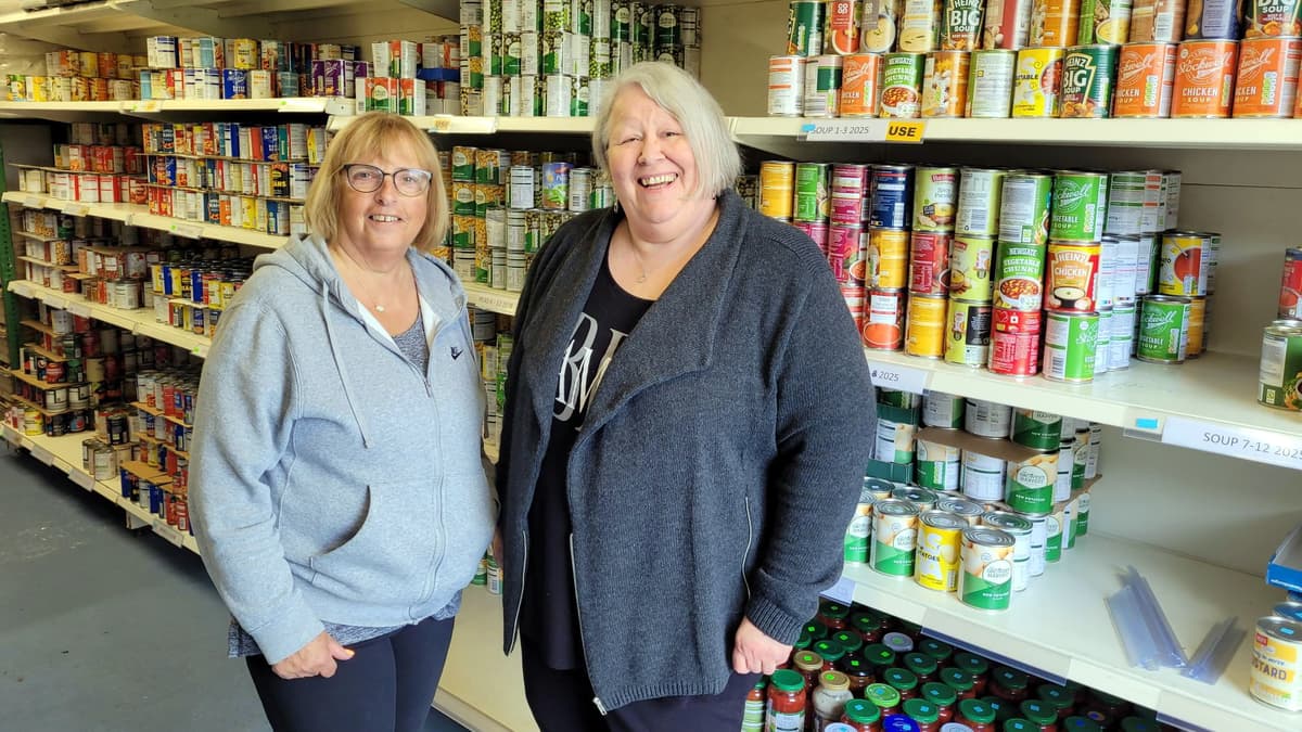 Newton Abbot Tesco help extend shelf life of THAT Foodbank supplies