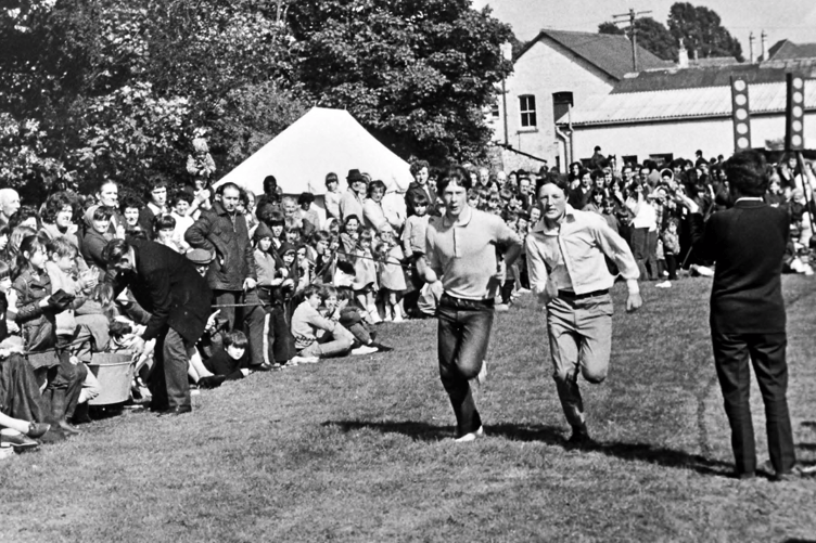 Hotly contested adult races. Forget Lycra and high-tech running shoes, this is the early 70s when slacks, jeans and shirts were des rigueur for athletics.