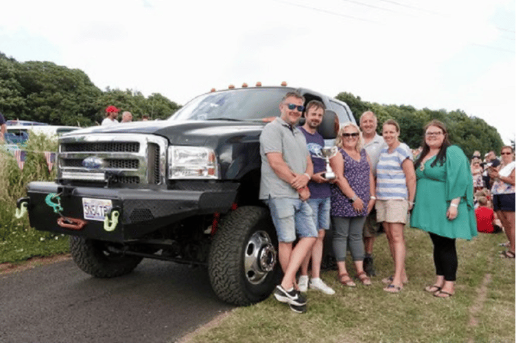 DIRECTOR’S CHOICE: Ford King Ranch F-350 Lariat Super Duty - Aaron King.