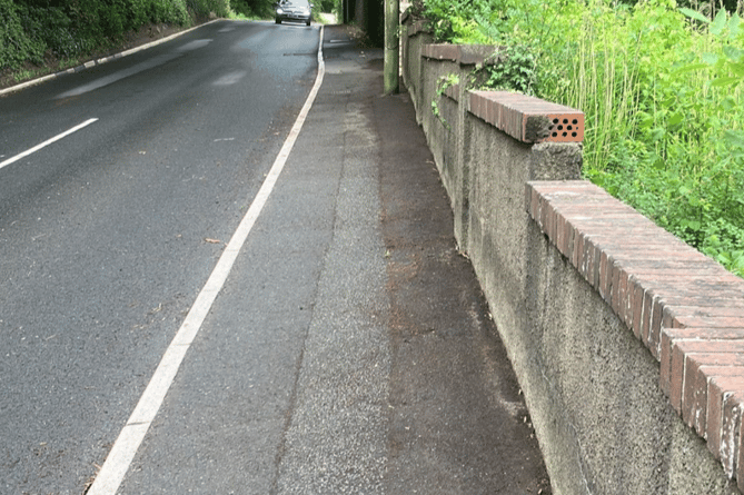 NA Town Council FMOs have cleared Totnes Road of overgrowth