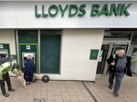 Lloyds to close last bank in Teignmouth
