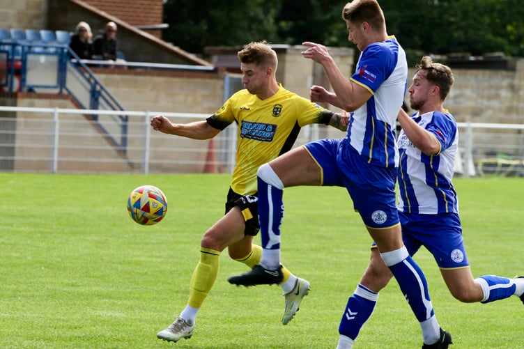 Clevedon 3-2 Buckland