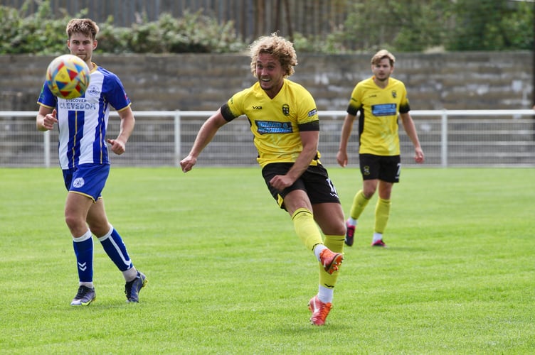 Clevedon 3-2 Buckland