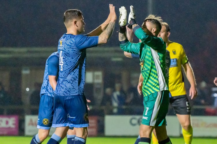 Buckland 2-4 Torpoint