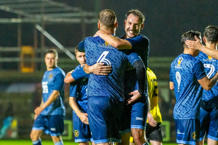 Buckland 2-4 Torpoint