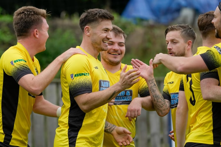 Buckland 5-1 Torpoint