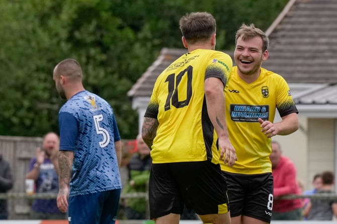 Buckland 5-1 Torpoint