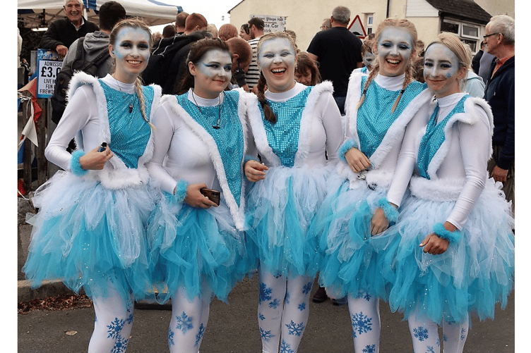 Ipplepen Carnival Procession