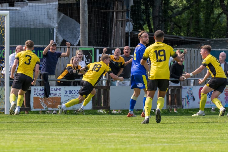 Buckland 1-1 Okehampton