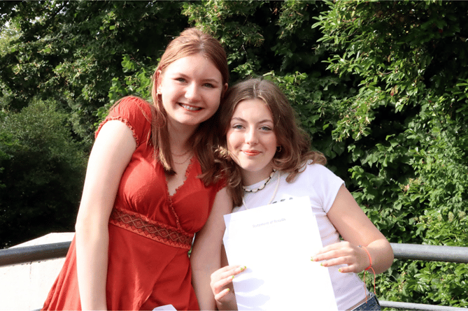 Ana Cunliffe and Nathalie Balvin – Ana received all 9s and Nathalie all 8s and 9s.
