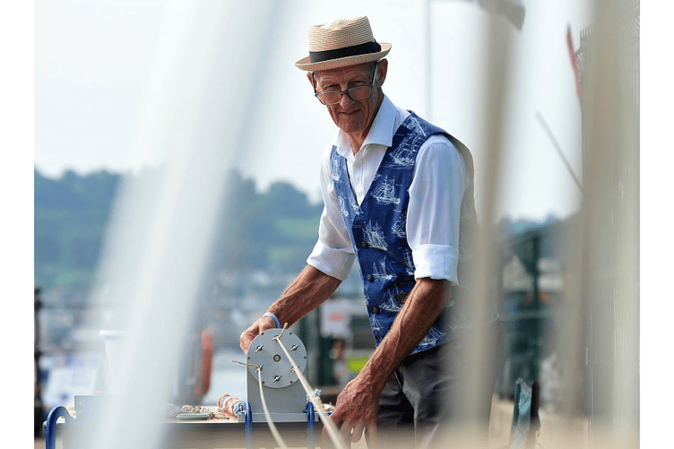 Rope-making demonstration from Mark Richmond.