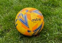 Spoils shared in six-goal spat