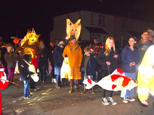 St Andrew's Parade lights up Ipplepen