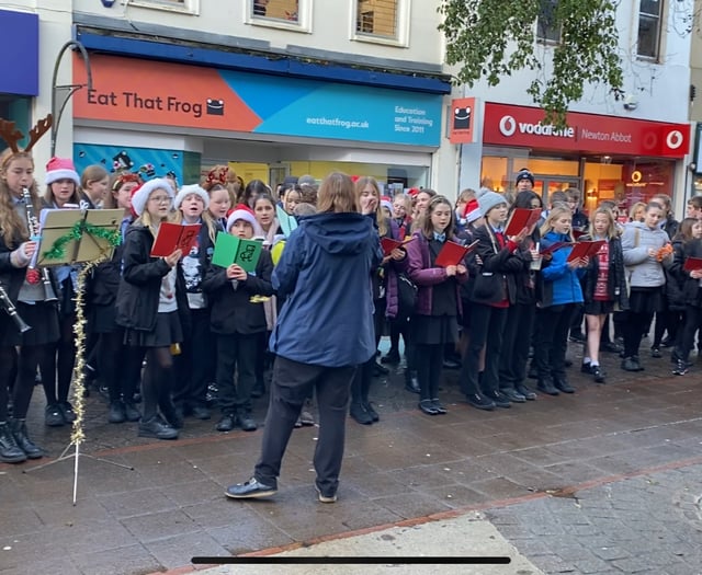 South Dartmoor gives carol service in Newton Abbot town centre